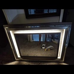 50x40 Mirror  w Built-in Light,  Can Deliver For Xtra $5