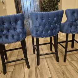 Beautiful 3 Bar Stools Great Condition Like New 24"