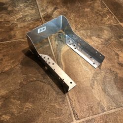 Simpson Strong-Tie HUC Galvanized Face-Mount Concealed-Flange Joist Hanger for 6x10 Nominal Lumber