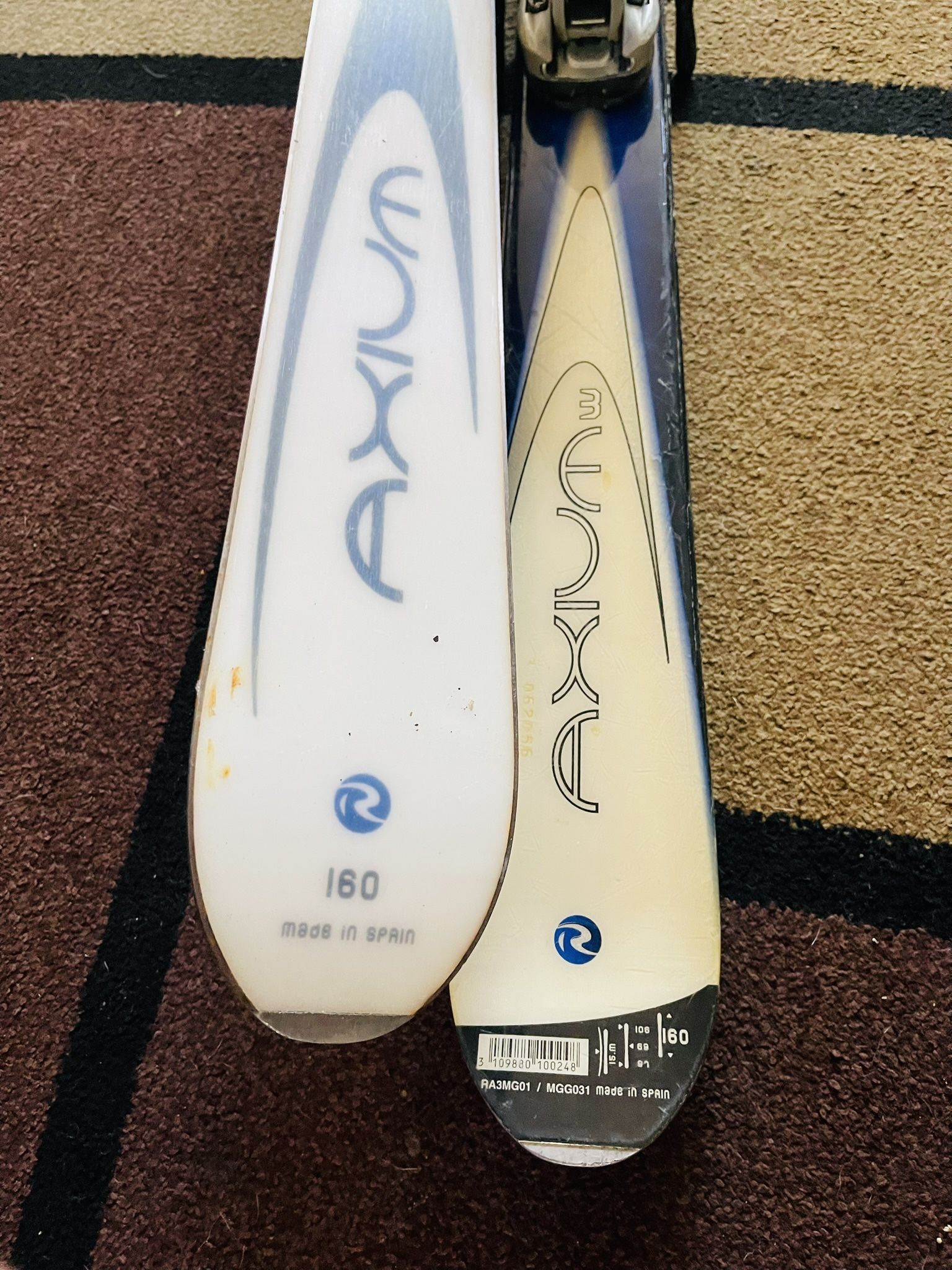 めーん ROSSIGNOL AXIUM SKIS