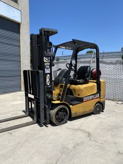 Caterpillar forklift