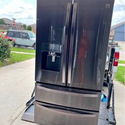 Refrigerator 
