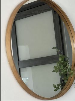Round Mirror