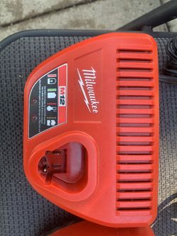 Milwaukee 12 Volts Chargers