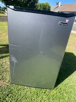 Magic Chef Mini Fridge