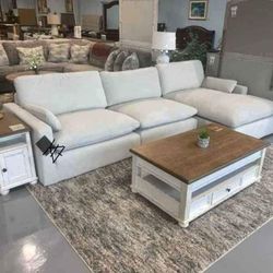 Elyza Linen 3-Piece Sectional Sofa
Ashley Furniture$10 Down Payment And Financing Available