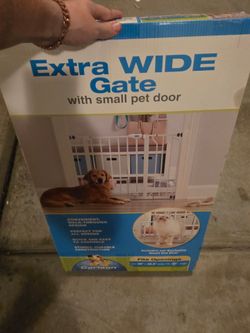 Carlson Extra Wide Pet Gate with Small Pet Door