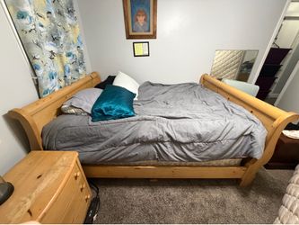 Stanley Solid Wood Bedroom Set