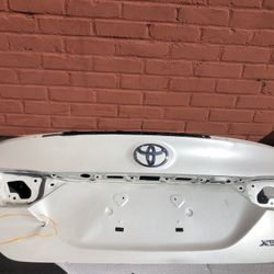 2018-2019-2020 Toyota Camry Trunk Oem