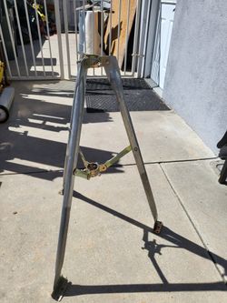 Satellite Mobile Tripod