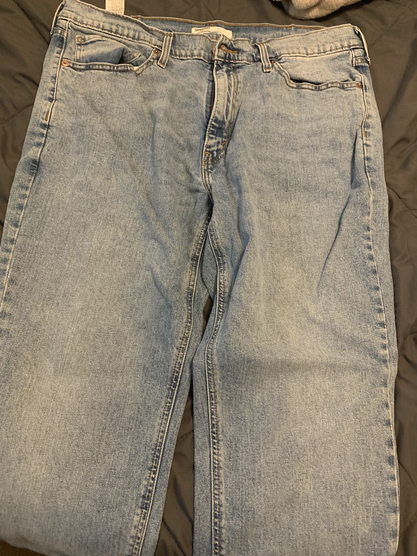 Levi’s Signature Athletic Fit
