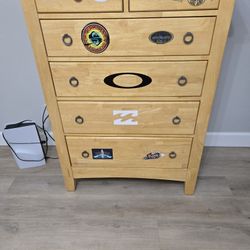 Kayak American Signature Dresser 