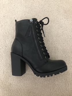 Cute boots size 7