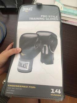 Boxing Gloves - 14 Ounces - Large - NEW