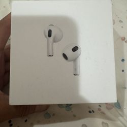 🎧 Apple AirPods (3rd Gen) - Great Condition with Original Charger 📦
