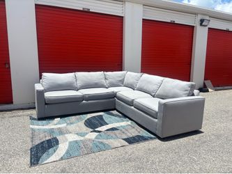 Light Blue Sectional Couch (Free Delivery)🚚