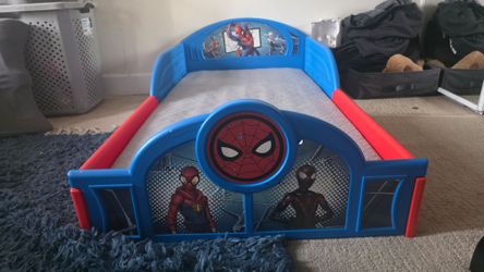 Toddler bed