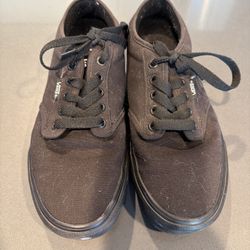 VANS Black Low Tops Size 8.5 Lace Up Skateboard Shoes