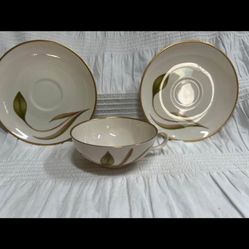 Discontinued. 1950’s Franciscan Fine China Mesa. 4 pc.