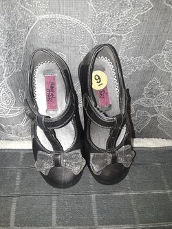 Girl shoes