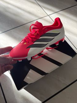 Size 4 y medio Adidas están nuevos