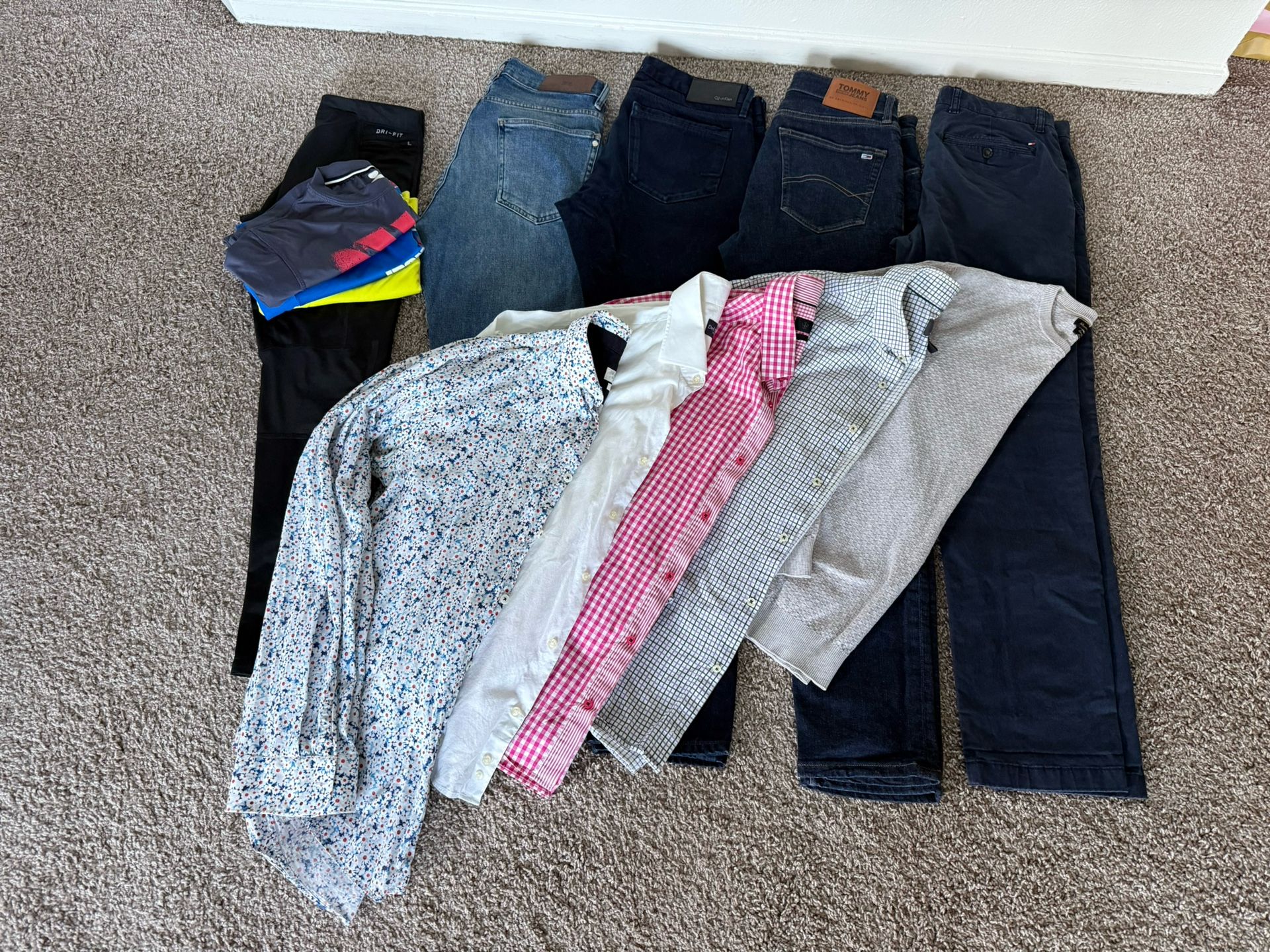 Size Small Men’s Clothing Set