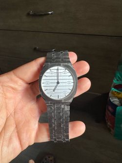 GUCCI STAINLESS STEEL WATCH