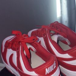 Nike Low Dunks Red