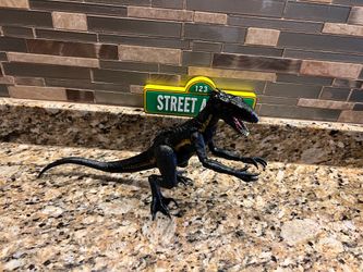 2017 Mattel Jurassic World Indoraptor Super Posable Dinosaur Toy Figure