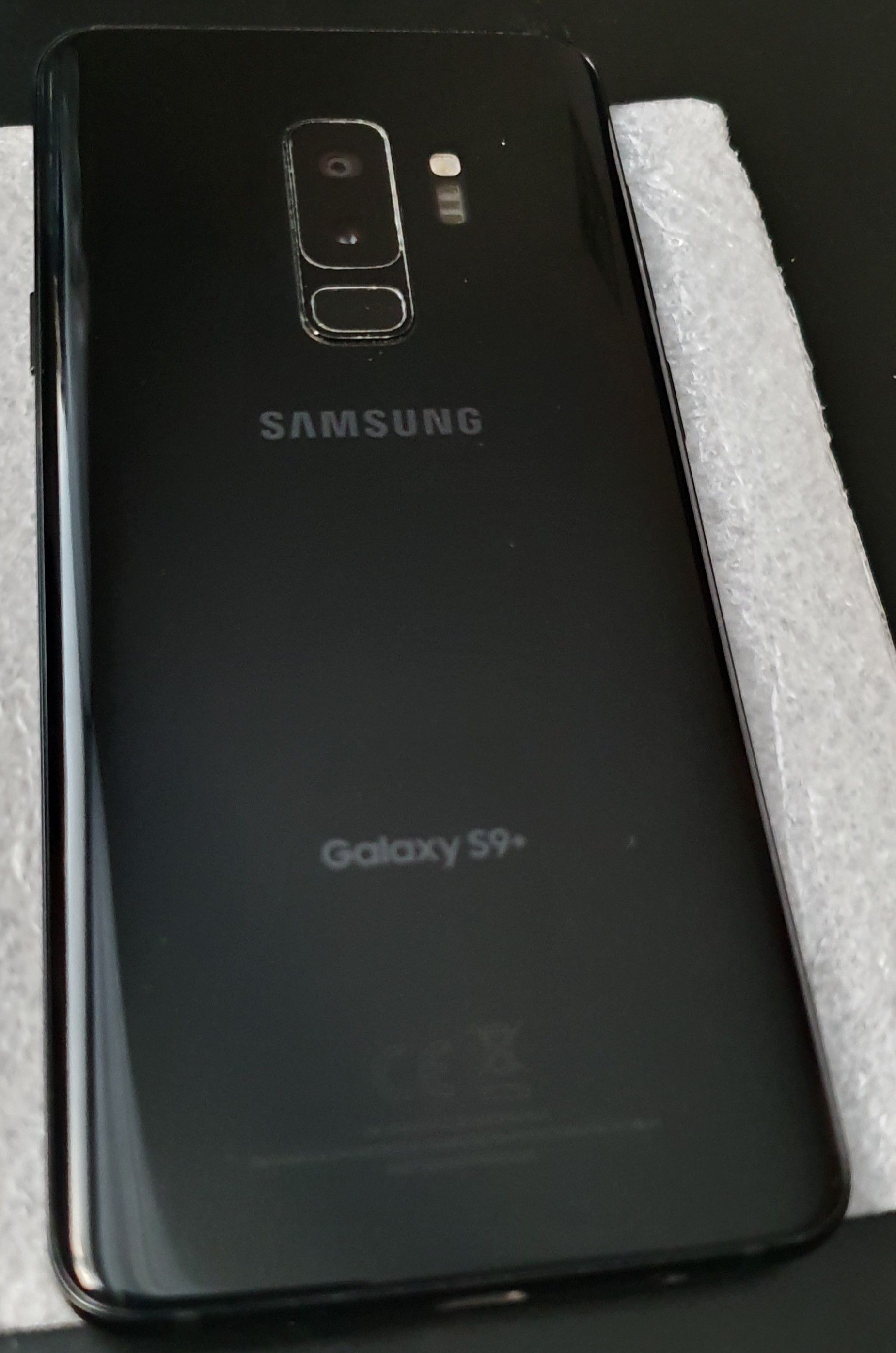 Samsung Galaxy s9 plus. Unlocked for all carriers. Price it is firm. I will ignore lower offers.