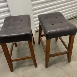 2 Bar Stools 