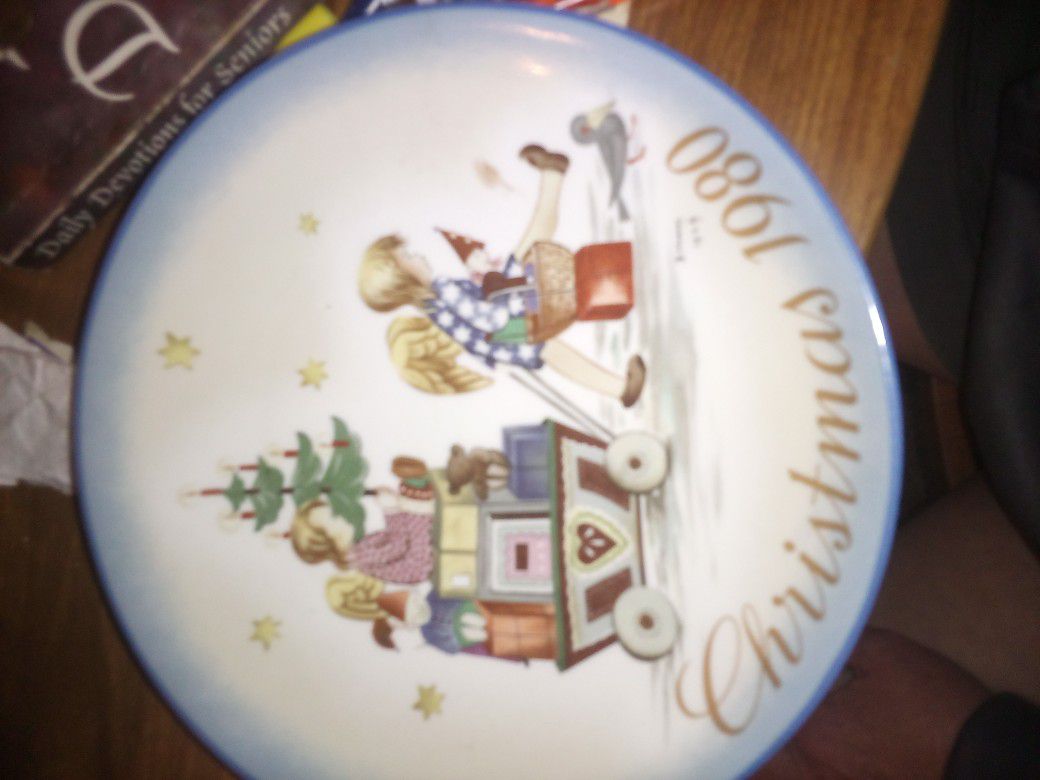 Hummel Christmas Plate 1980