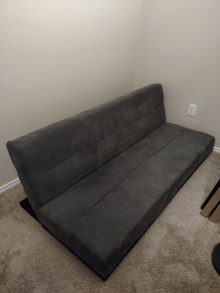 Gray Microfiber Futon / Couch for Sale in San Antonio, TX OfferUp
