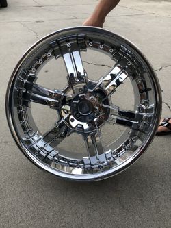 20x8.5 Chrome 4 Rims