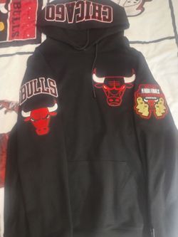 Chicago Bulls Black and Red embroidered size XL us. Cap not included