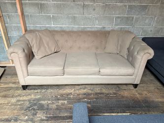 Beige Tufted Chesterfield Sofa – Rolled Arms, Deep Seats, Elegant & Timeless (WE DELIVER)