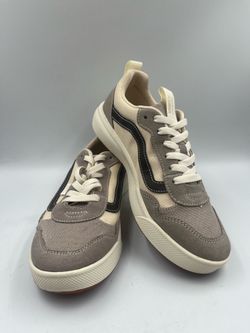 NEW Vans Range EXP Sneaker Women’s size 9.5 low top lace up NIB