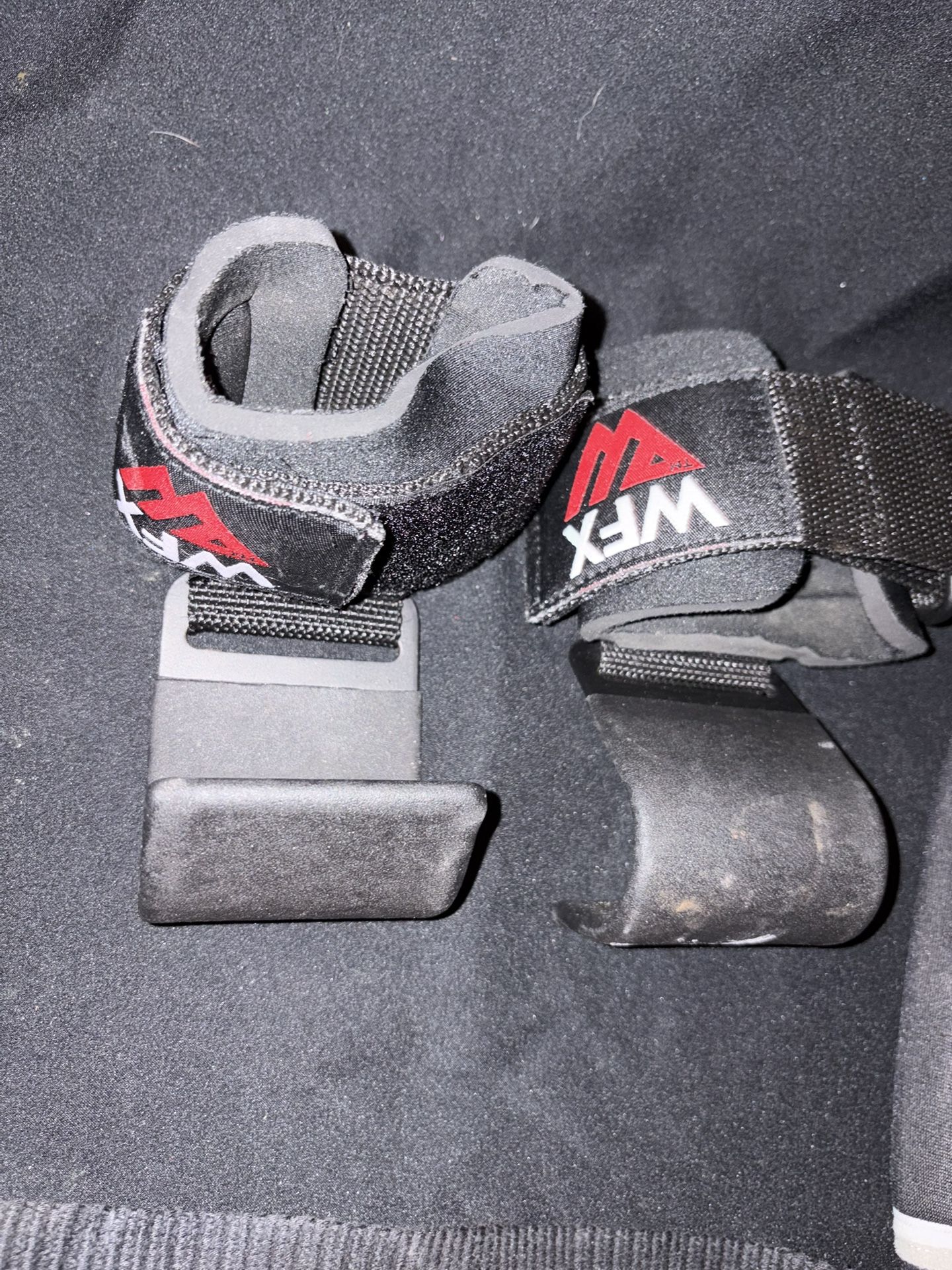 Weight Lifting Set Kettle Grip, Wrist Hooks, Belt, jump rope, knee braces, Push up wheel, Wrist Straps used LOTL