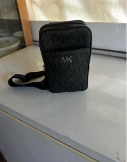 Michael kors crossbody