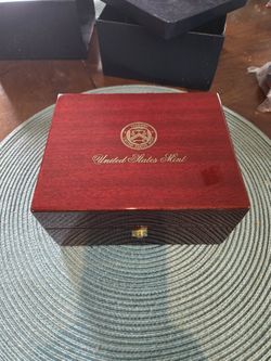 2009 US Mint Gold Coin Box