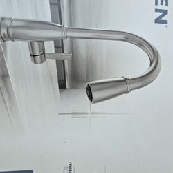 MOEN KITCHEN FAUCET
