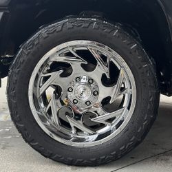 All 4 XVR-1 wheels And Red dirt road tires 