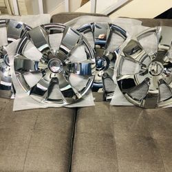 OxGord Set of (4) 16” inch Chrome ABS Wheel Covers.  