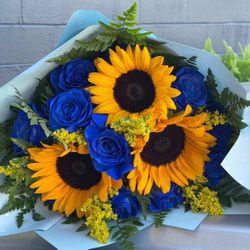 Blue roses 🌹 Flowers For Him Fathers Day Weekend Sale