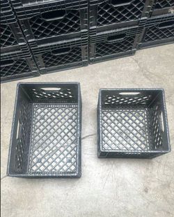 Steel rimmed crates storage containers
