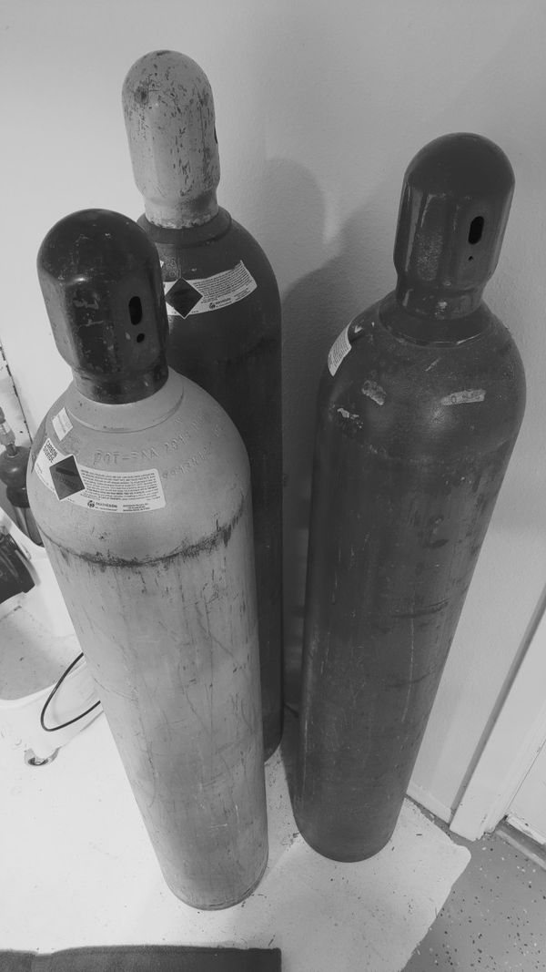 50 lb CO2 tanks (tall/large) soda hydro welding for Sale in Glendale
