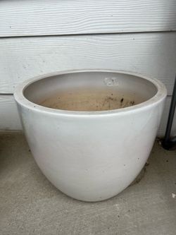 Large planter pot