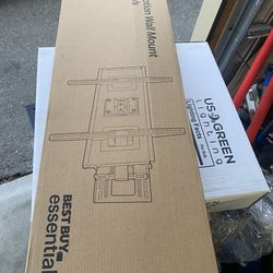 Best Buy essentials™ - Full Motion TV Wall Mount for 47–84" TVs - Black