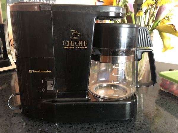 Toastmaster electric coffee maker with attached coffee ...