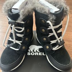 Girl’s Sorel boots size 12